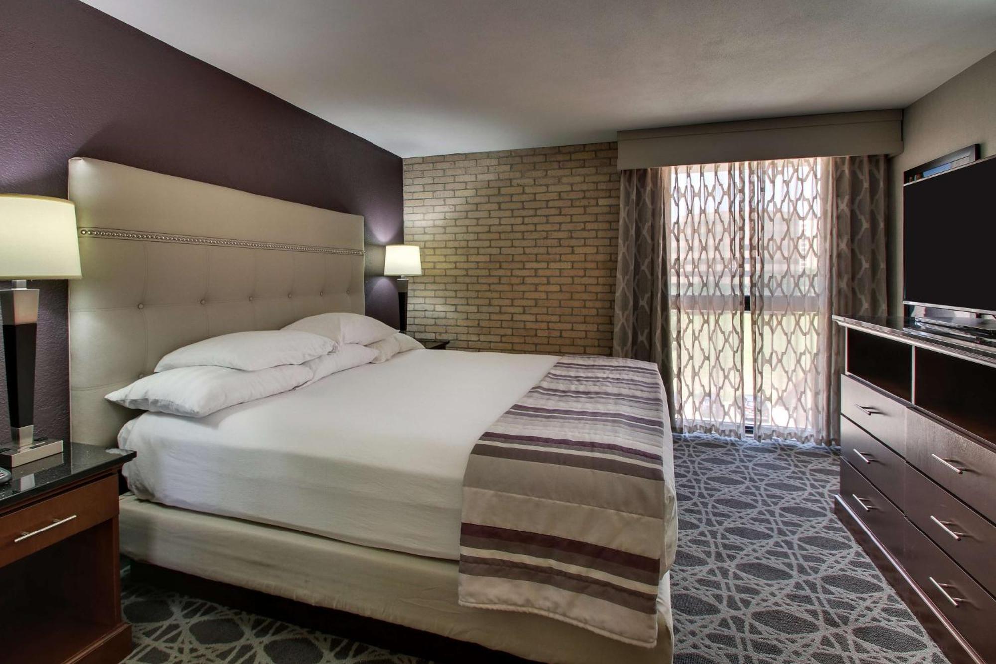 Drury Plaza Hotel San Antonio Airport Exterior foto
